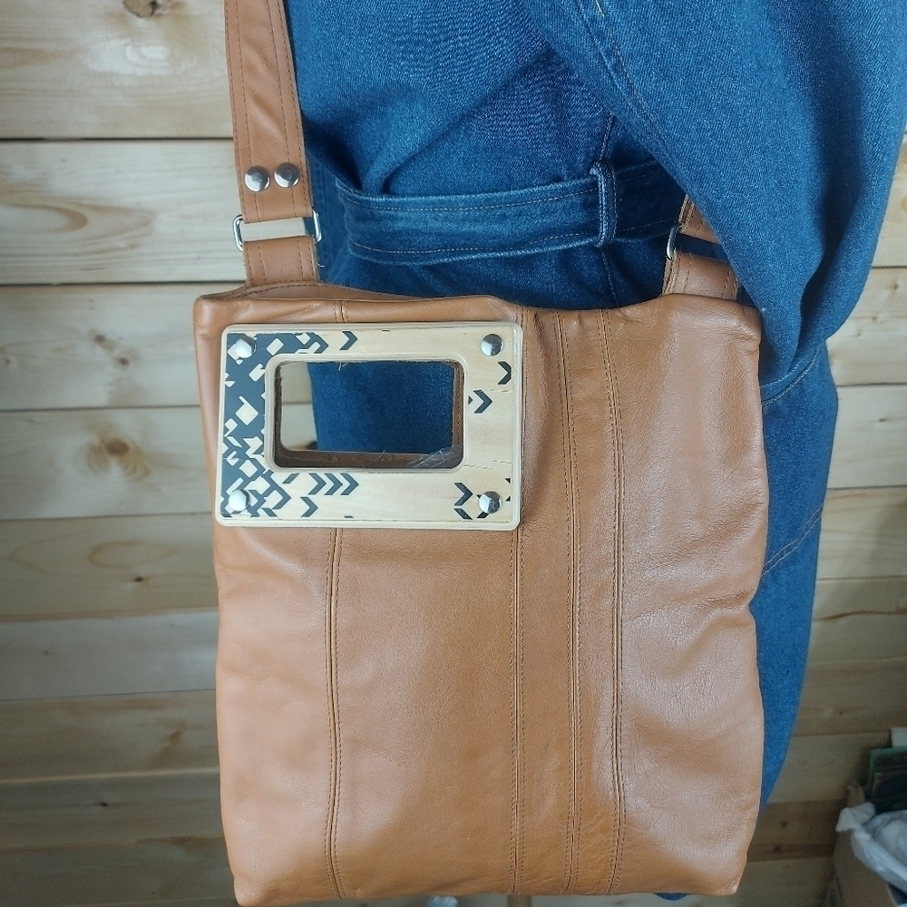 VEINAGE tan cognac leather crossbody purse bag satchel plaid lining wood handle